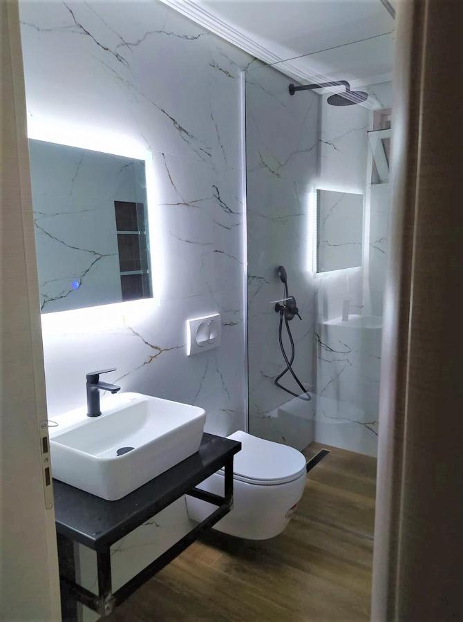 Lighting Jasminum Apartment Sarandë Exteriör bild